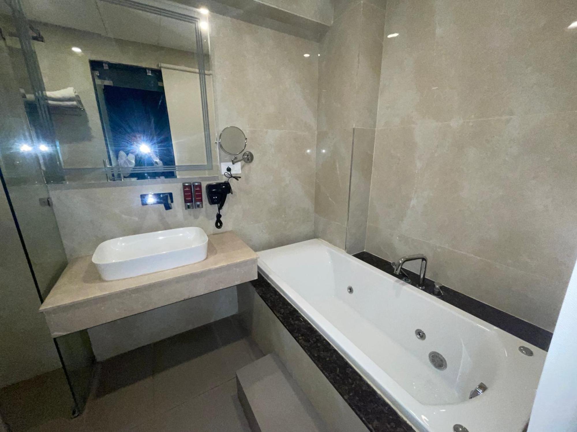 Pride Hotel And Resort Rishīkesh 외부 사진